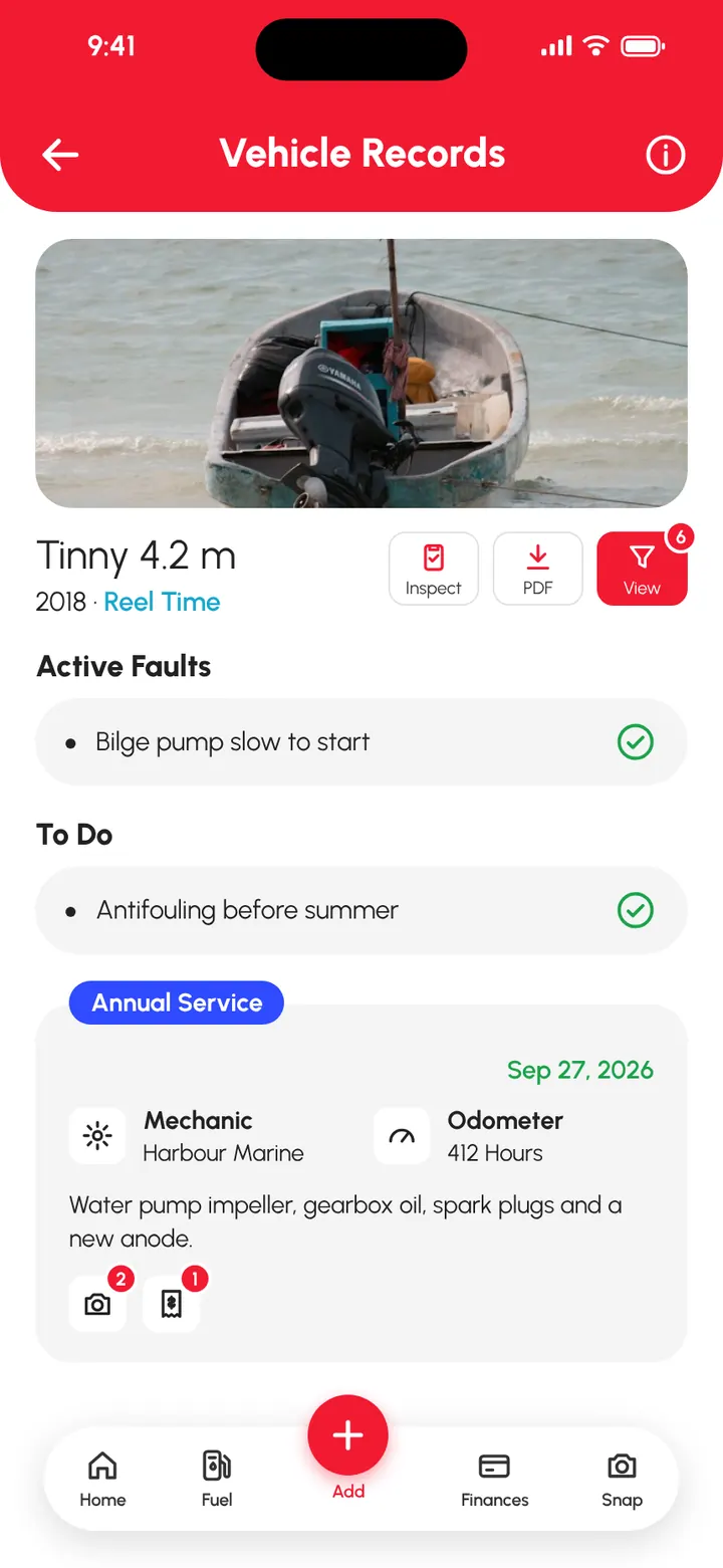 Loggy app: boat records with a bilge pump fault, antifouling to-do and an annual service at 412 engine hours